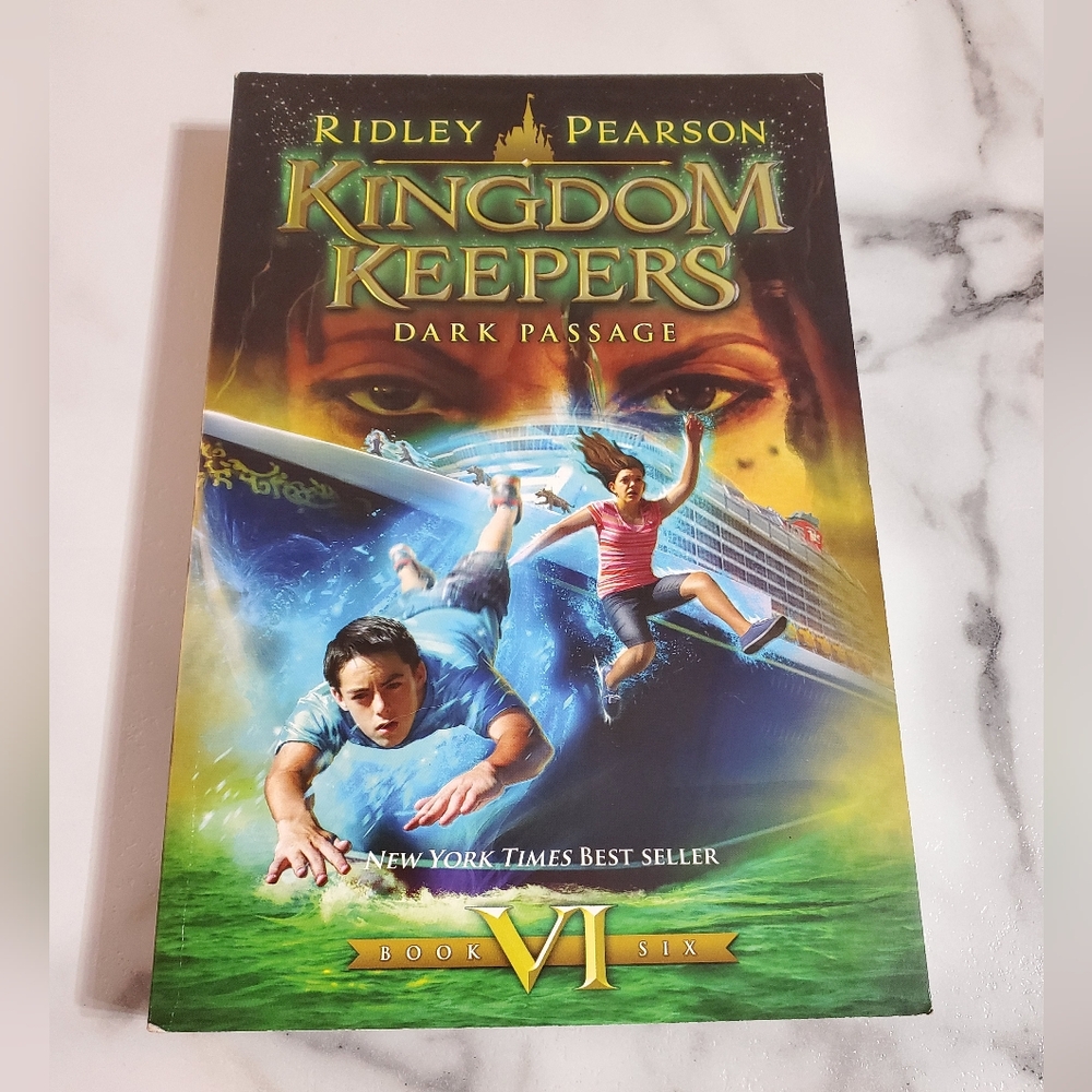 Kingdom Keepers VI: Dark Passage Book